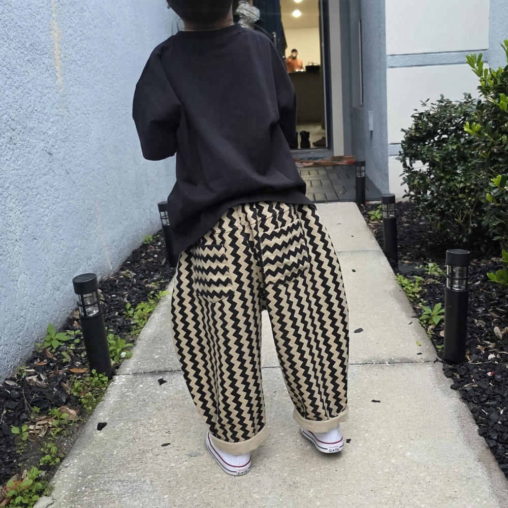 NWT Boys Neutral Chevron Zig Zag Pants - Size 6-7 - Picture 11 of 11